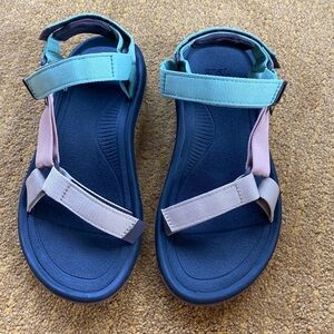 TEVA Hurricane Sandals - women’s NWOT.